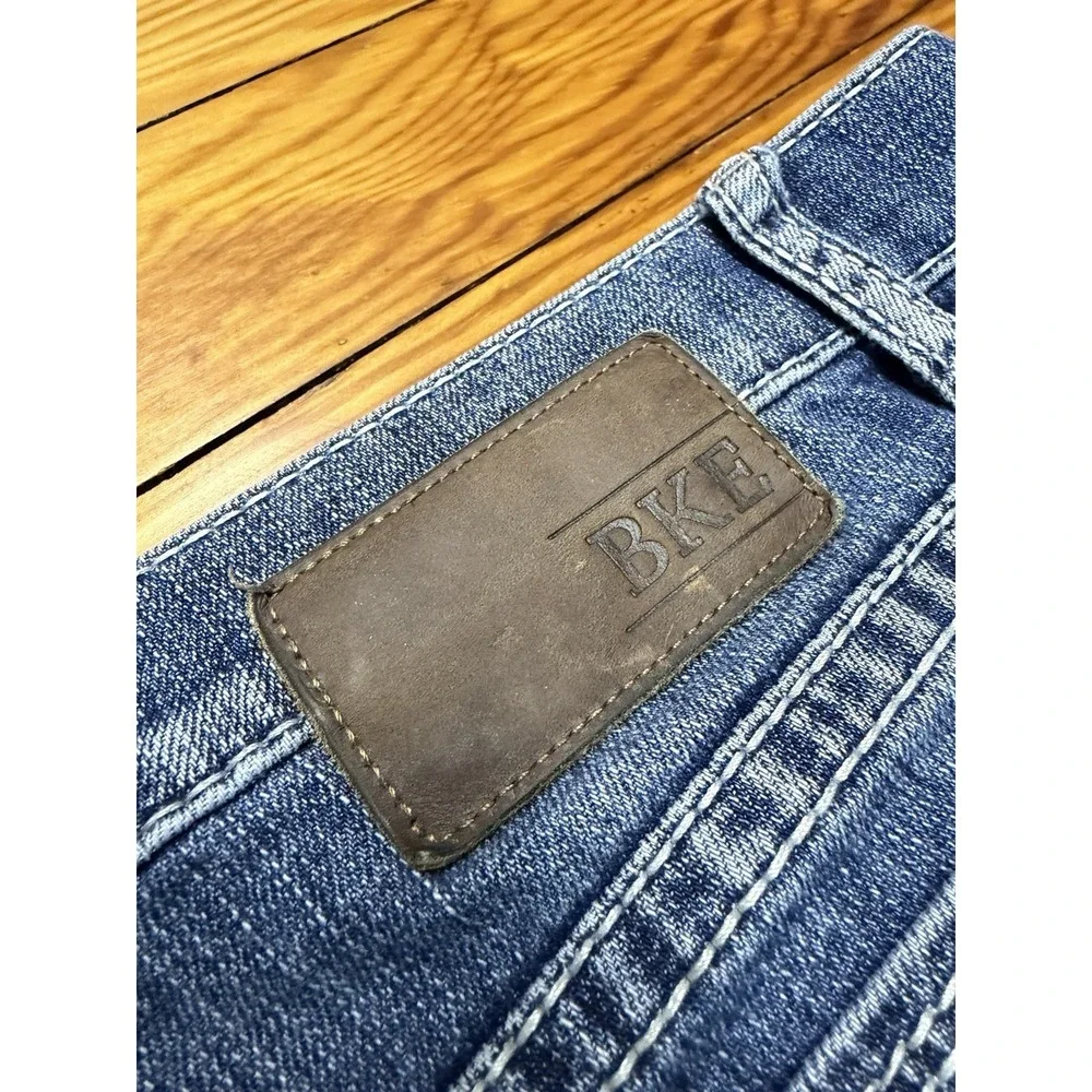 BKE Buckle Jeans Mens 36R Derek Bootleg Medium Wash Denim Western Denim